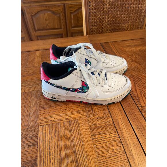 Nike Air Force One Low crayon white sneaker size 5 - Picture 1 of 7